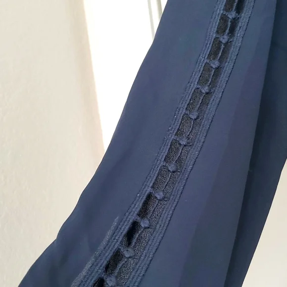 LOFT Blue Spruce Floral Embriodered Blouse (Size M) - Picture 5 of 7